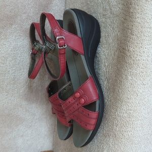 Hush Puppies Leather Laser Cut Ankle Strap Sandals 9M Red